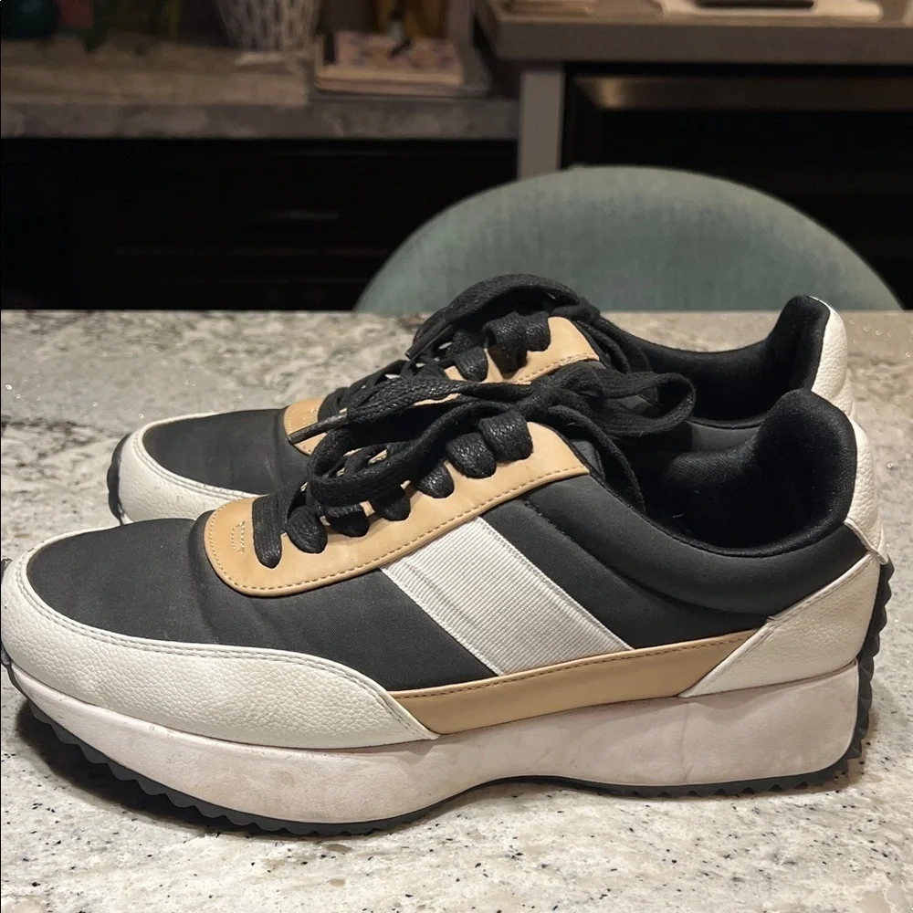 DV by Dolce Vita Black and Tan Women's Sneakers